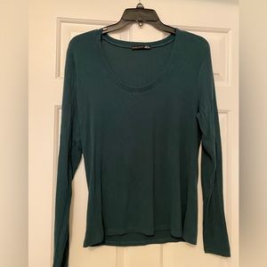 Cute scoop neck top, green SZ XL stretchy and ribbed